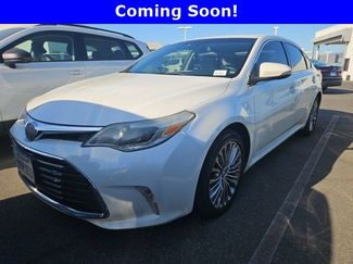 Used 2017 Toyota Avalon Limited FWD video 1