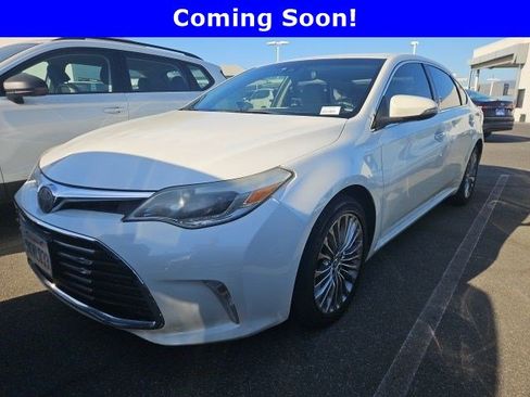 Used 2017 Toyota Avalon Limited FWD image 1