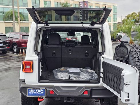 New 2026 Jeep Wrangler Unlimited Rubicon w/ Technology Group image 7