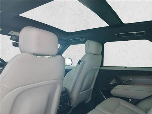Used 2025 Land Rover Range Rover Sport SE image 20