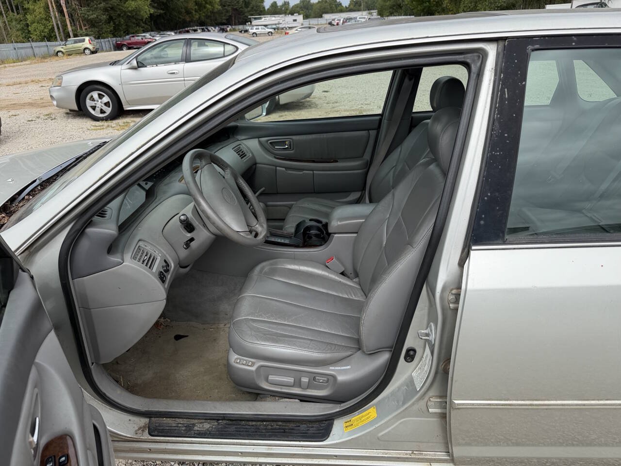 Used 2000 Toyota Avalon XL FWD image 19