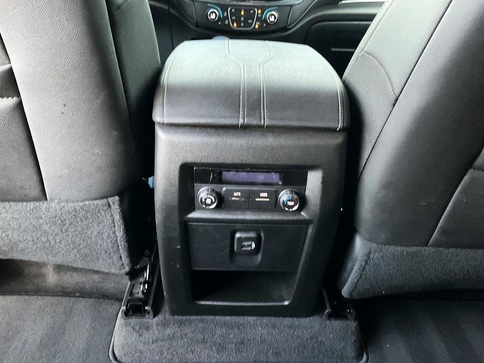 Used 2023 Chevrolet Traverse LT AWD/4WD image 32