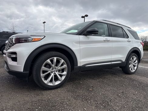 Used 2023 Ford Explorer Platinum w/ Technology Package image 14