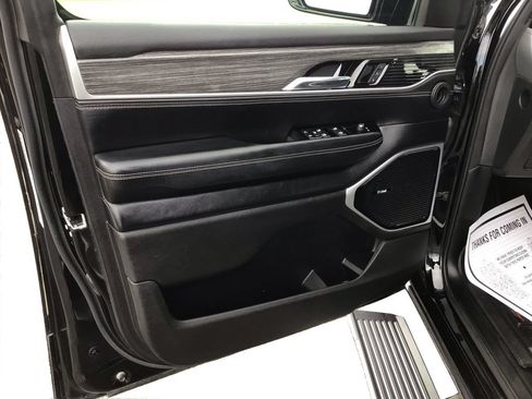 Used 2022 Jeep Wagoneer Series III w/ Premium Group I AWD/4WD image 20
