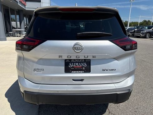 Used 2024 Nissan Rogue SV AWD/4WD image 6