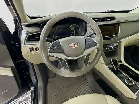Used 2022 Cadillac XT5 Premium Luxury AWD/4WD image 18