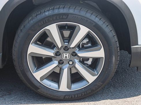 Used 2025 Honda Pilot Touring image 11
