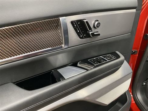 Certified 2026 Cadillac Vistiq Sport w/ LPO, Floor Liner Package image 15