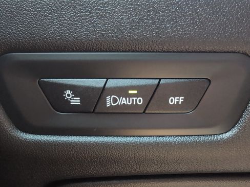 Used 2025 BMW X5 xDrive40i w/ M Sport Package AWD/4WD image 36