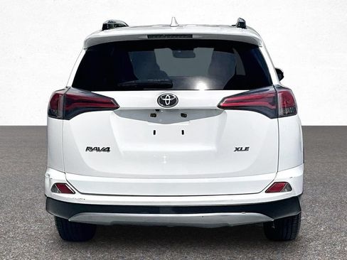 Certified 2018 Toyota RAV4 XLE FWD image 8