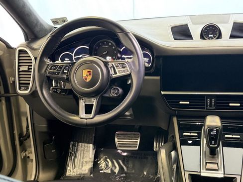 Used 2022 Porsche Cayenne Turbo image 20