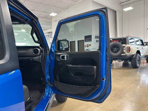 Used 2022 Jeep Wrangler Sport AWD/4WD image 30