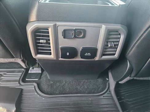 Used 2018 Ford F150 Raptor w/ Equipment Group 802A Luxury AWD/4WD image 18