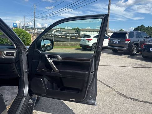 Used 2015 Lexus GX 460 w/ Navigation Package AWD/4WD image 18