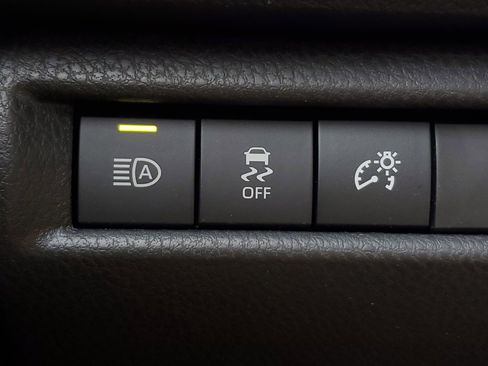 Used 2026 Toyota Camry SE image 30