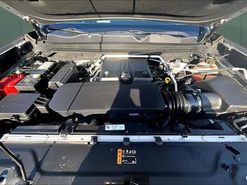 Used 2023 GMC Canyon AT4 image 9