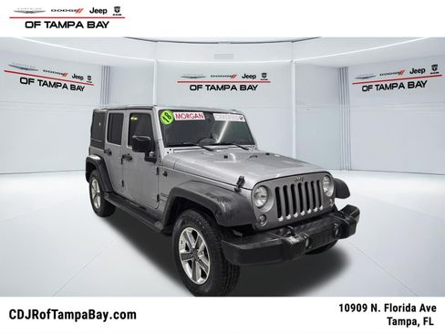 Used 2018 Jeep Wrangler Unlimited Sport w/ Connectivity Group AWD/4WD image 1
