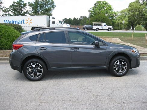 Used 2020 Subaru Crosstrek 2.0i Premium w/ Moonroof Package 2 AWD/4WD image 3
