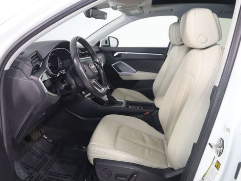 Used 2019 Audi Q3 2.0T Premium w/ Convenience Package AWD/4WD image 12