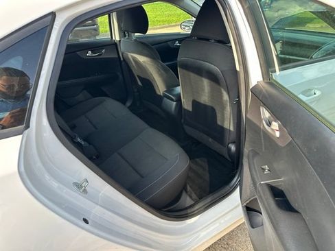 Used 2019 Kia Forte LXS FWD image 12