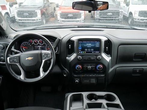 Used 2022 Chevrolet Silverado 1500 LT image 4