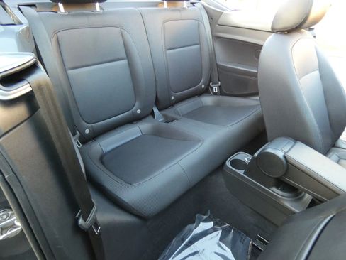 Used 2018 Volkswagen Beetle 2.0T S image 31