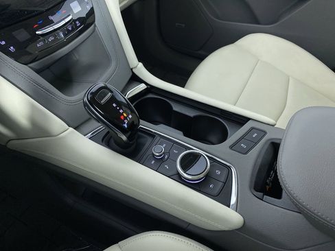 Used 2020 Cadillac XT6 Premium Luxury image 6