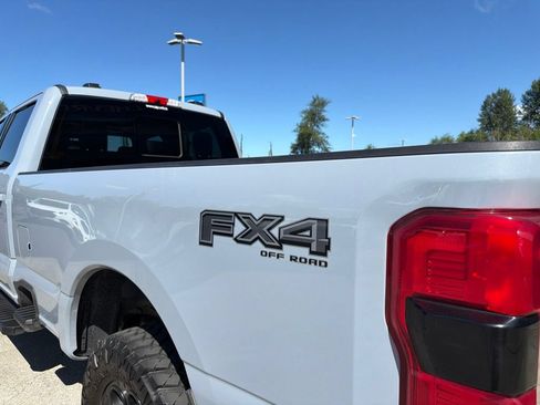 Used 2024 Ford F350 Lariat w/ Lariat Ultimate Package AWD/4WD image 22