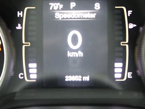 Used 2017 Jeep Cherokee Latitude w/ Comfort/Convenience Group image 32