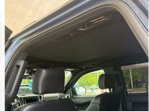 Used 2020 Ford Expedition XLT w/ Equipment Group 202A AWD/4WD image 10