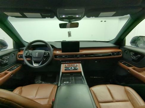 Used 2024 Lincoln Aviator Reserve w/ Equipment Group 201A AWD/4WD image 23