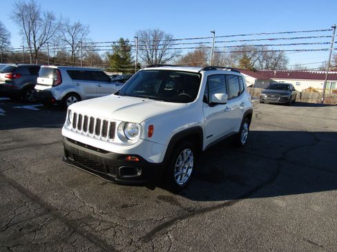 Used 2020 Jeep Renegade Latitude image 3