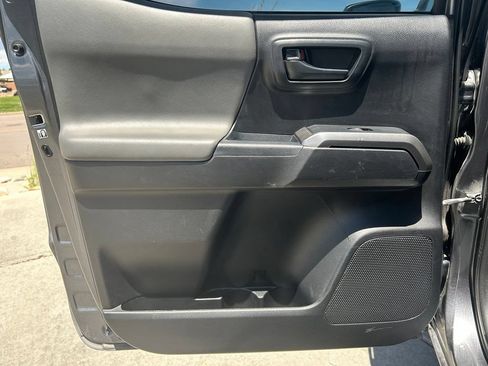 Used 2019 Toyota Tacoma SR5 AWD/4WD image 25