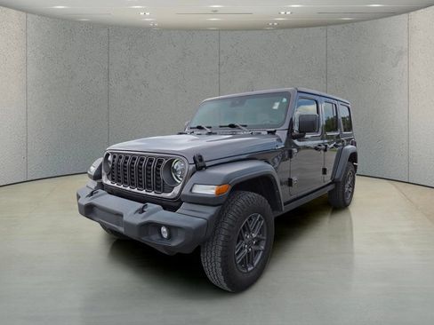 Used 2024 Jeep Wrangler Unlimited Sport AWD/4WD image 11