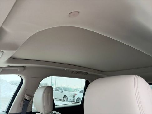 Used 2025 Lincoln Nautilus Premier w/ Equipment Group 102A image 18