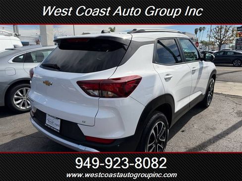 Used 2025 Chevrolet TrailBlazer LT image 3