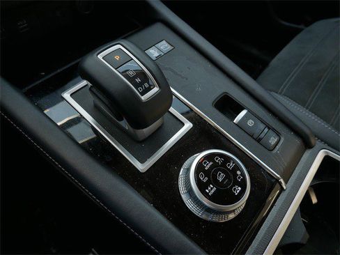 Used 2025 Mitsubishi Outlander SE image 22