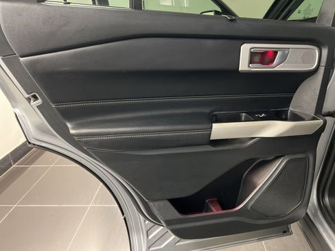 Used 2022 Ford Explorer Limited w/ Equipment Group 301A image 34