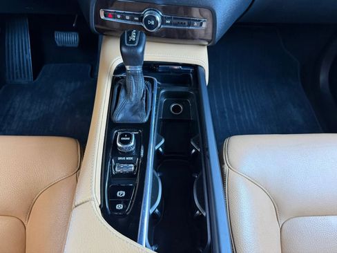 Used 2016 Volvo XC90 T6 Momentum w/ Momentum Plus Package AWD/4WD image 62