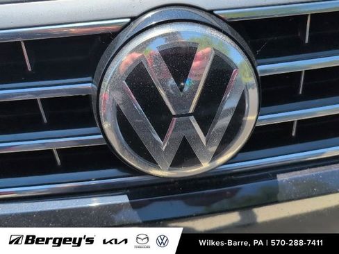 Used 2017 Volkswagen Passat 1.8T SE FWD image 5