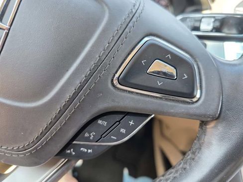 Used 2019 Lincoln MKZ Reserve FWD image 11