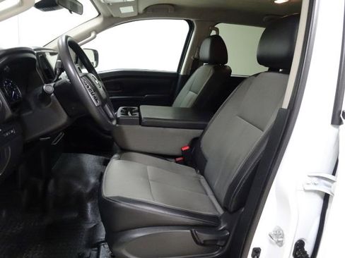 Used 2021 Nissan Titan S w/ S Utility Package image 20