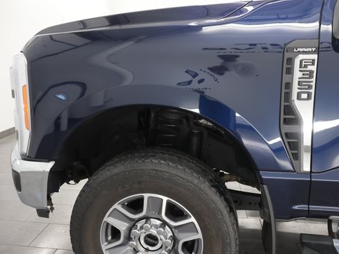 Used 2023 Ford F350 Lariat w/ FX4 Off-Road Package AWD/4WD image 36