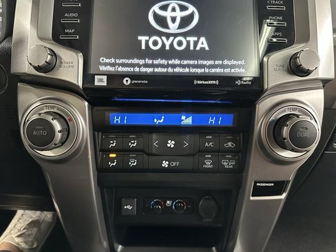 Used 2020 Toyota 4Runner Limited AWD/4WD image 22