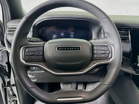 Used 2023 Jeep Wagoneer L Series III w/ Preferred Equipment Group image 12