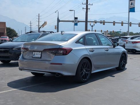 Used 2025 Honda Civic Sport image 4
