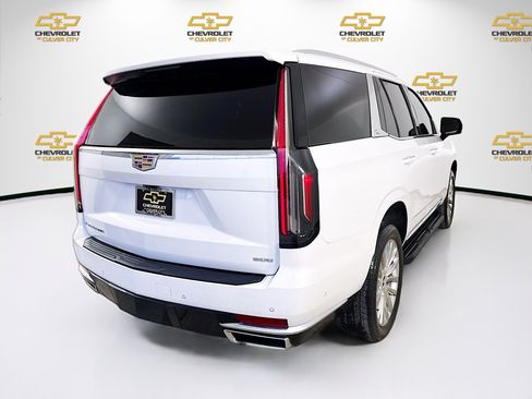 Used 2022 Cadillac Escalade Premium Luxury image 7