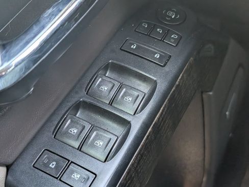 Used 2016 GMC Sierra 1500 Denali w/ Enhanced Driver Alert Package AWD/4WD image 11