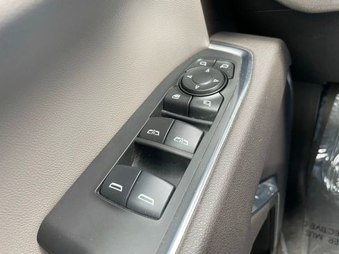 Used 2025 GMC Sierra 1500 SLT image 24