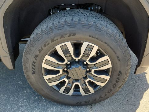 Used 2024 GMC Sierra 2500 Denali Ultimate w/ Max Trailering Package AWD/4WD image 7